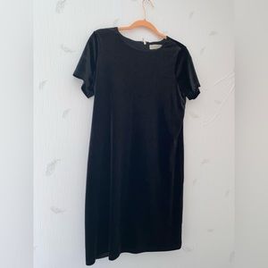 Michael Kors Short Sleeve Velvet Black And Gold Dress